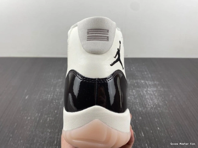 Jordan Neapolitan AR0715-101 Air 11 0705